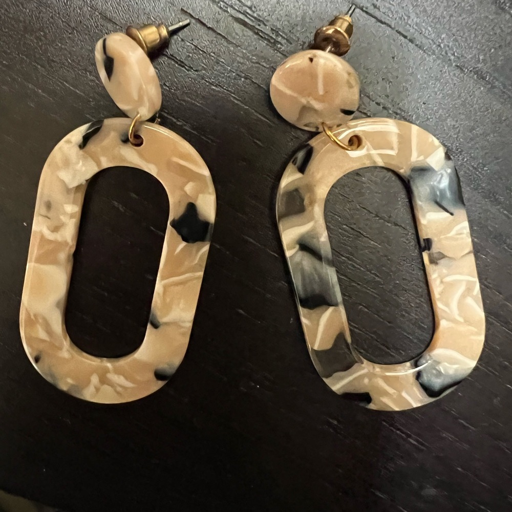 Chic Oval Drop Earrings - Neutral Colors - Black Tan Cream - Lightweight Resin